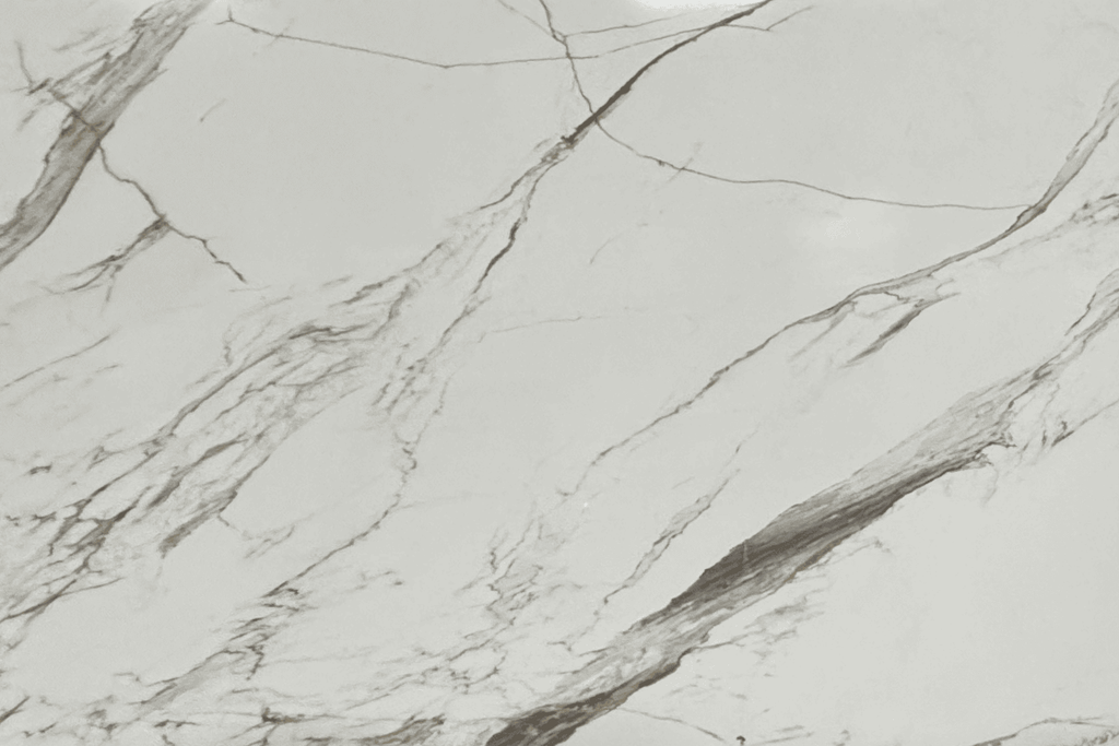 Calacatta Phoenix Quartz 2CM