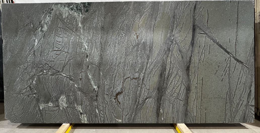 Verde Liana Satin Soapstone 2CM