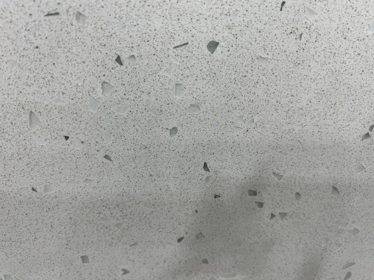 Polar White Radianz Quartz 2CM